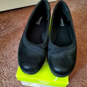 Womens Easy Spirit shoes size 10